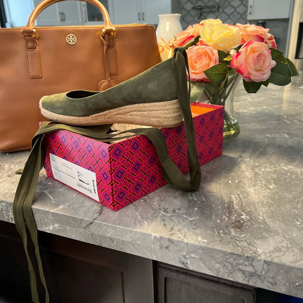 Beautiful espadrilles. Barely worn